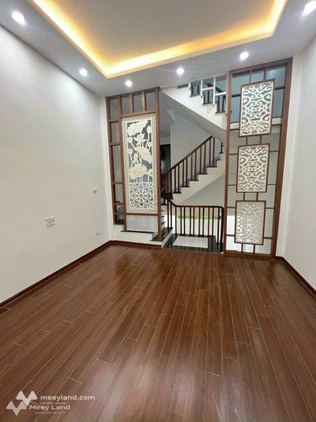 Bán nhà Di Trạch 38m2, 4 tầng, 4 phòng ngủ, nội thất đẹp, hiện đại, gần đường 32 phố Nhổn