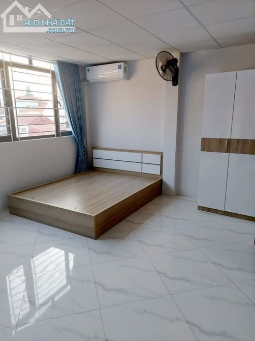 Bán ccmn Ngọc Hồi 62m 7 tầng 11 phòng thang máy gía 15.3 tỷ cho thuê 40tr tháng