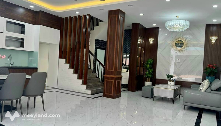 Bán nhà Vân Canh 36m2, 5 tầng, 4 phòng, nội thất đẹp, ôtô đỗ gần nhà, gần Mỹ Đình 3km