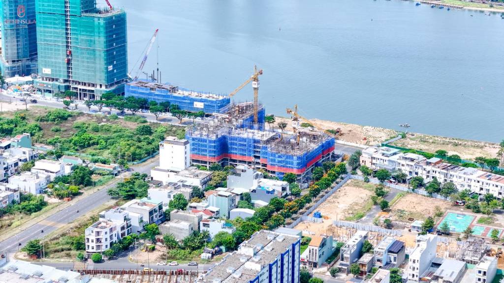 Bán căn hộ Peninsula Đà Nẵng, 2pn, tầng cao, mặt sông Hàn, trả theo tiến độ