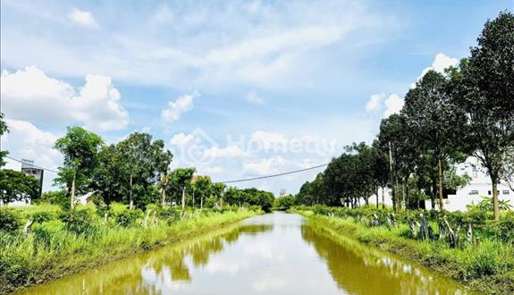 Bán lô nhà phố dãy A8 View Sông đường số 5 Phú Xuân - Vạn Phát Hưng, giá 52 triệu/m2, DT 144m2