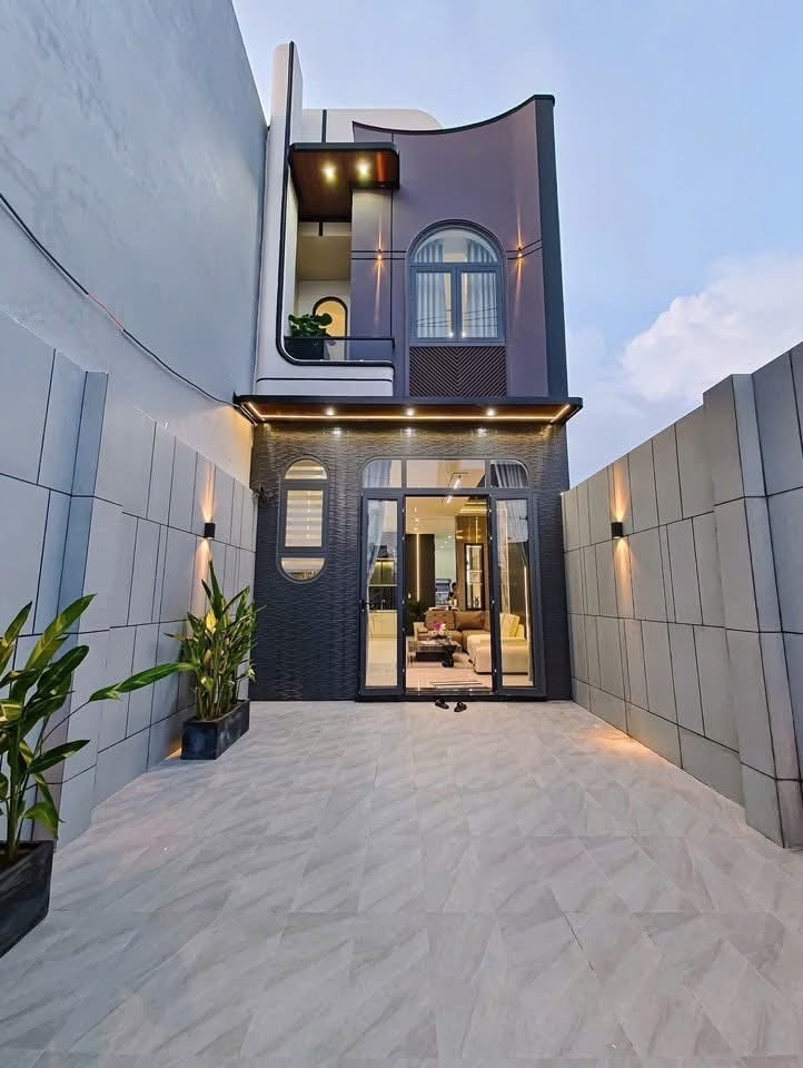 Rất hiếm, bán nhà Tô Vĩnh Diện, Bình Thuỷ, 2 mặt tiền, view bờ kè, sân ô tô, giá chỉ 3,55 tỷ