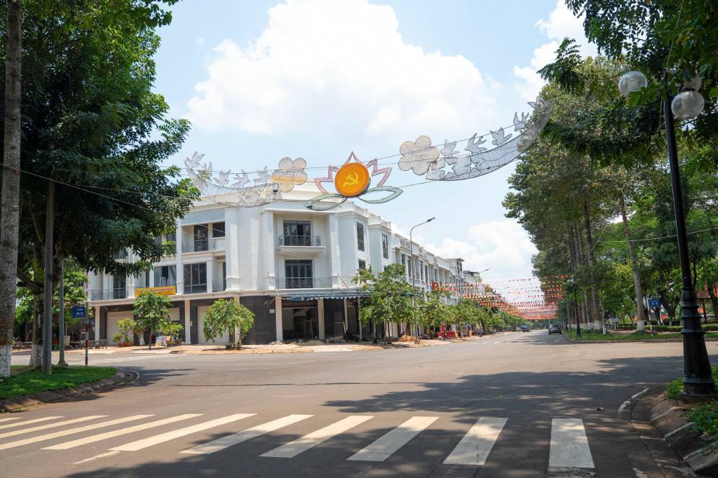 Bán nhà phố Dầu Giây Center City 2, Đồng Nai, 100m2, tiện kinh doanh, giá 2,2 tỷ