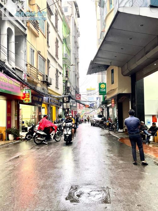 BÁN CCMN PHÁO ĐÀI LÁNG, QUẬN ĐỐNG ĐA 158M 9 TẦNG 32 PHÒNG DOANH THU 1,8 TỶ / NĂM. 48TỶ