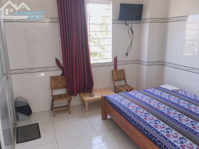 Cần sang nhượng nhà nghỉ Tp. Phan Thiết đang kinh doanh tốt.