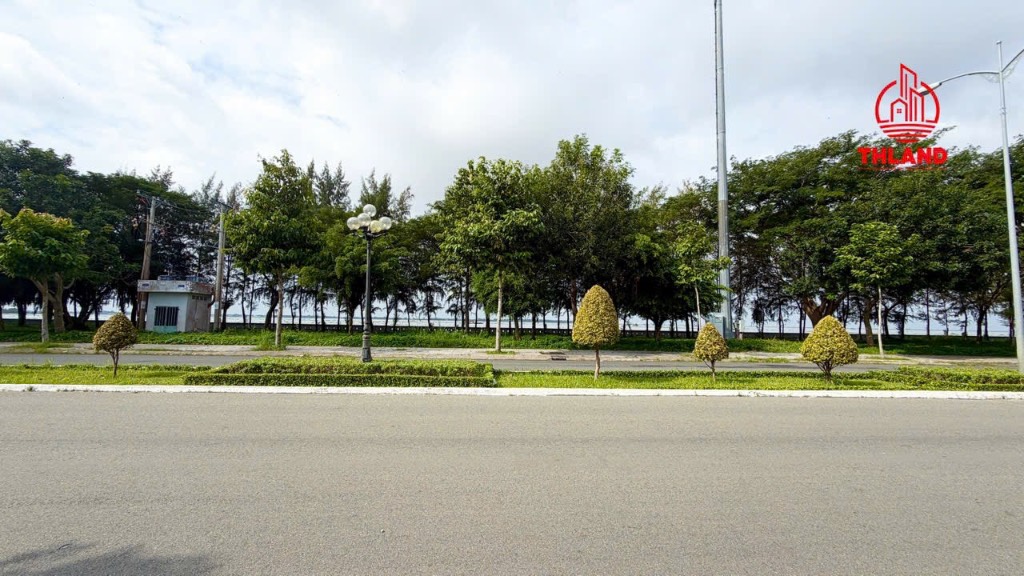 Bán đất KĐT mới Phú Cường, góc 2 mặt tiền, view công viên, biển, lộ 37m, 20x13m full thổ cư