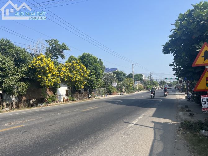 Bán nhà kho 2.300 m2 mặt tiền đuờng Quốc Lộ 50,phuờng 9 Mỹ Tho