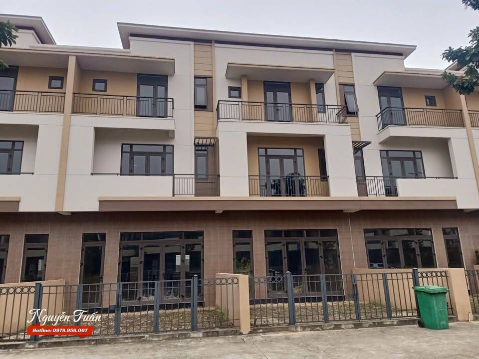 Chính chủ bán shophouse Centa City, 3 tầng xây thô, giá nhỉnh 9 tỷ
