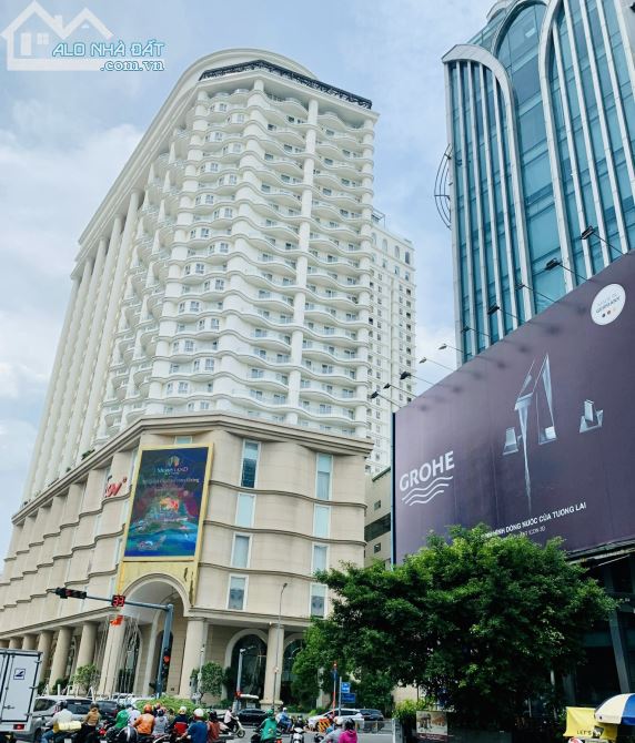 Bán cao ốc văn phòng ngay Lý Chính Thắng - Nam Kỳ Khởi Nghĩa 12x30m, hầm, 10 lầu. DT 900tr
