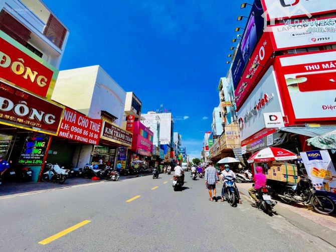 Hiếm bán nhà 1 hầm 6 lầu, mặt tiền Lê Văn Huân ngay Cộng Hòa, đối diện ETown Cộng Hoà - TB