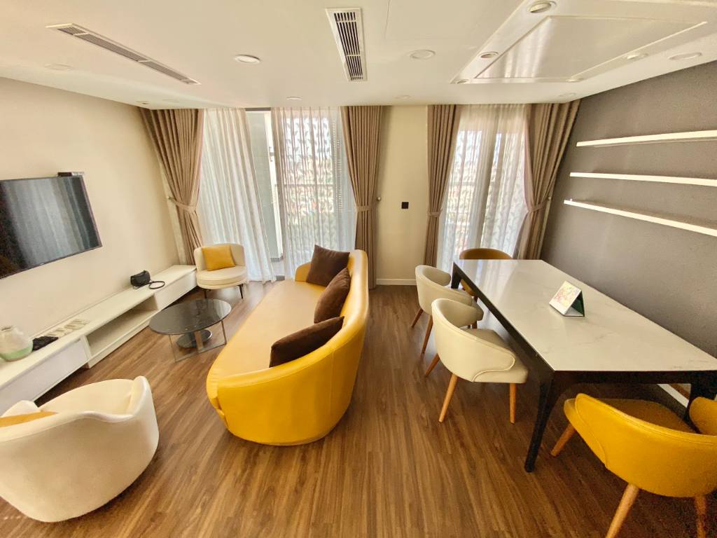 Bán căn hộ Kingston Hoàng Văn Thụ, 2–3PN, full nội thất, sổ hồng
