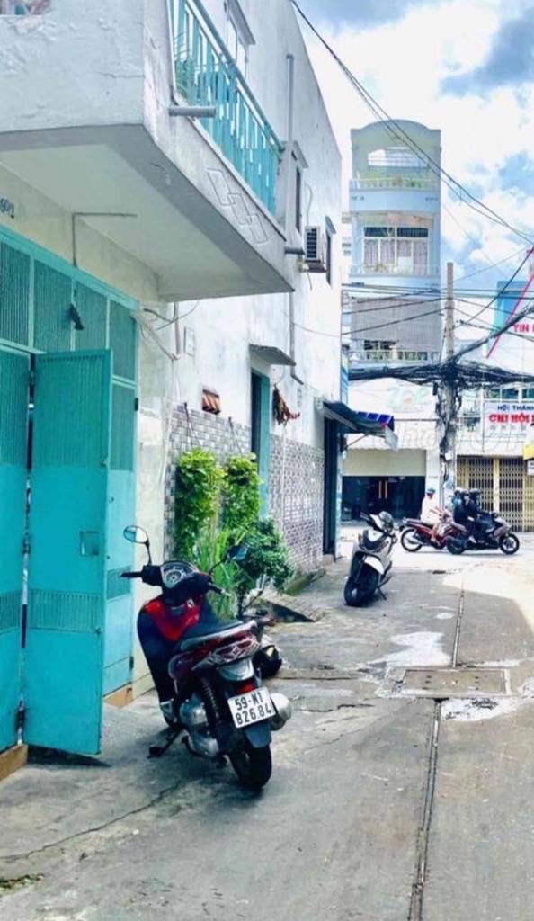 Nhà mặt tiền Lạc Long Quân, 2 mặt hẻm trước sau, vừa ở vừa kinh doanh