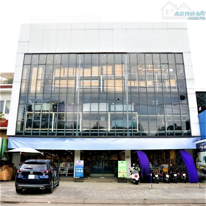 Tòa nhà văn phòng Vip ngay Võ Văn Tần, 10m x 27m, DTSD: 1800m2, hầm, 8 lầu, HDT 270 tr, 80
