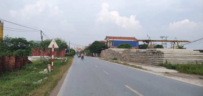 Công ty cần bán 1,4 ha đất sxkd Khoái Châu, bàn giao sổ đỏ, chỉ 2,6 tr/m2