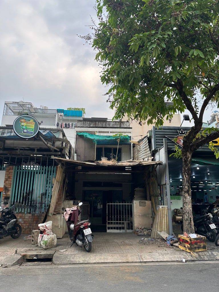 BÁN ĐẤT MẶT TIỀN HIỀN VƯƠNG, TÂN PHÚ, ĐƯỜNG 30M VỈA HÈ CÔNG VIÊN, SẴN NHÀ CẤP 4