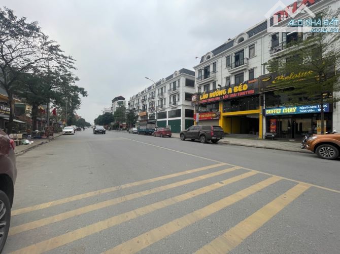 Bán Chung Cư Mini Trâu Quỳ.Dòng Tiền 90 Triệu/Tháng-6 Tầng Thang Máy,DT 110m2,Giá 18.2 Tỷ.