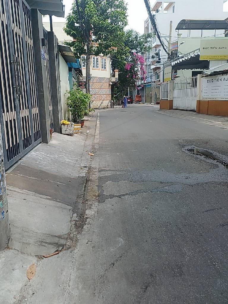 Bán nhà 5 tầng Lê Văn Quới Bình Tân, BTCT, hẻm 10m thông