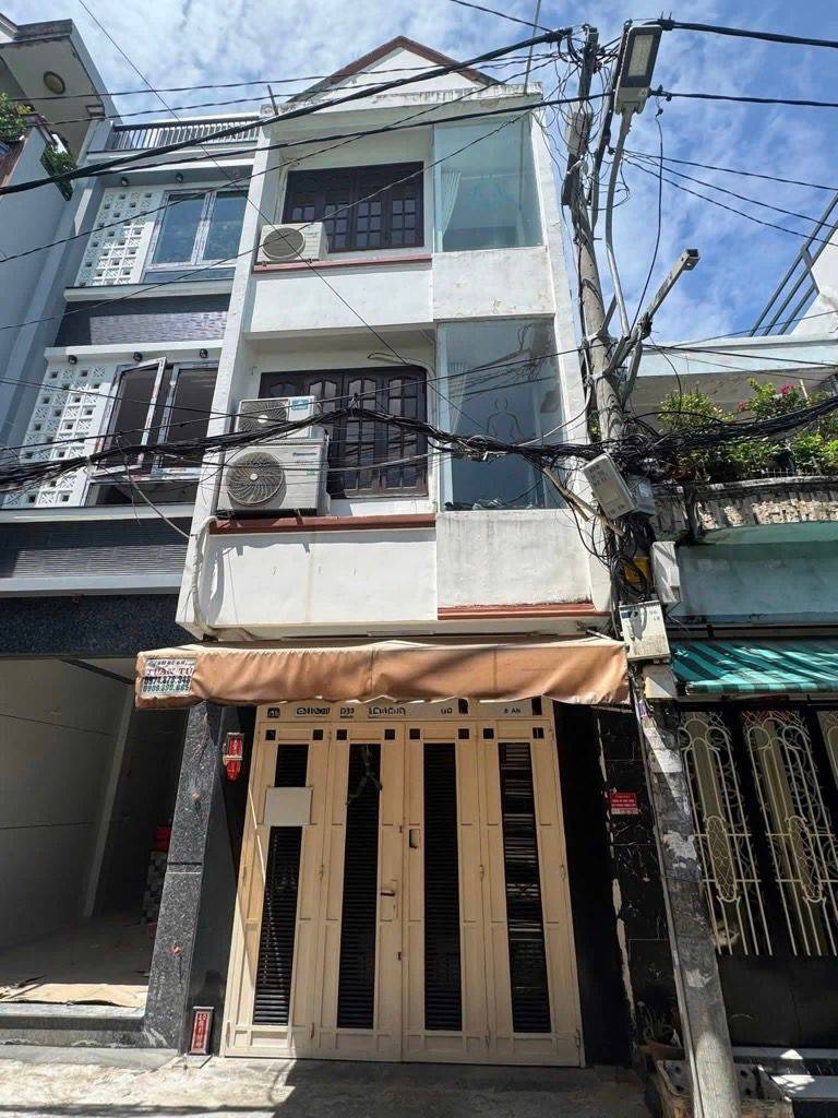 BÁN NHÀ LẠC LONG QUÂN, QUẬN 11, HẺM ĐẸP, XE TẢI 6M THÔNG, GẦN ĐẦM SEN