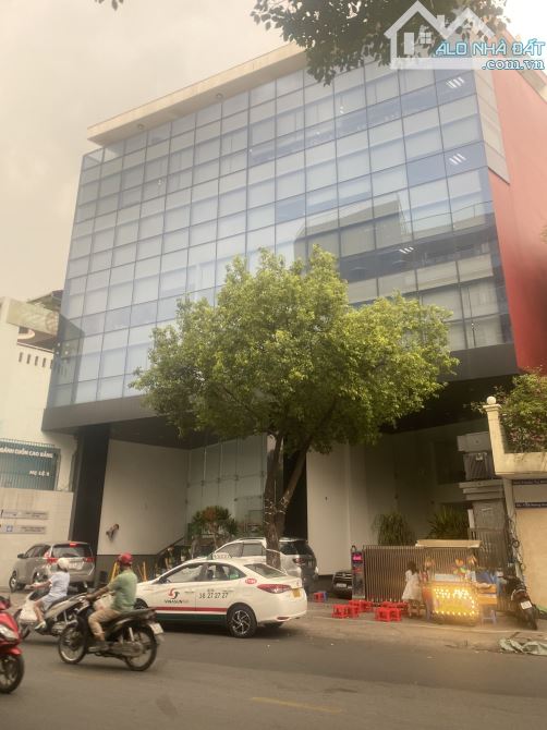 Building góc 2MT Nguyễn Văn Kỉnh,Q.2 - DT: 16mx20m. CN: 320m2 - Hầm 8 tầng, TM - 135 Tỷ