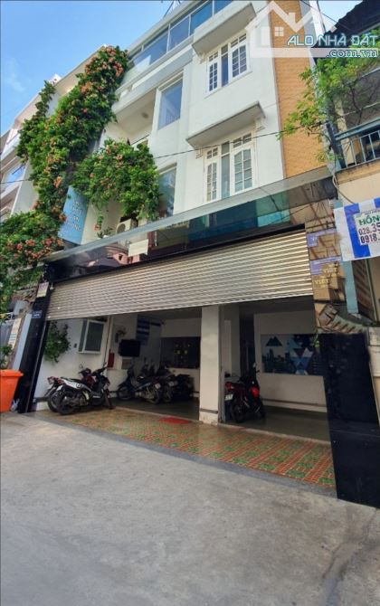 Bán tòa nhà CHDV khai thác 70tr/tháng thang máy khu vực an ninh giá 18,5 tỷ