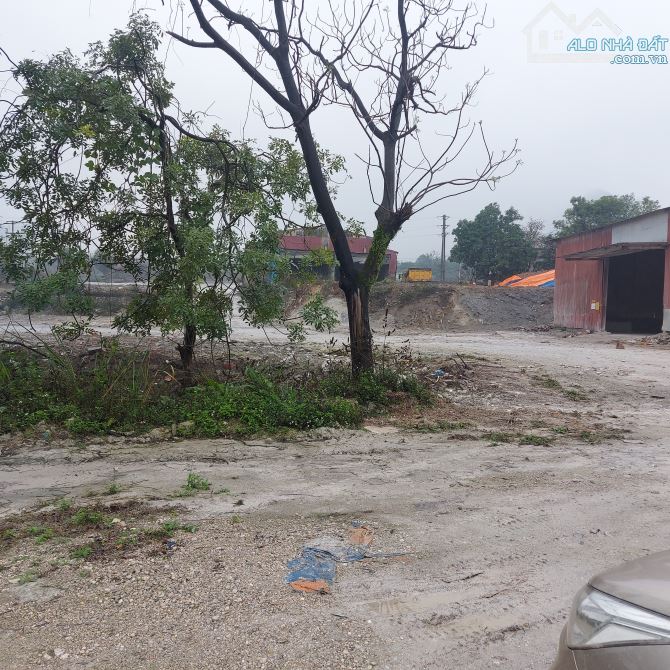 Bán Đất dt 4ha giá 110 tỷ đang cho thuê 1 tỷ /tháng.