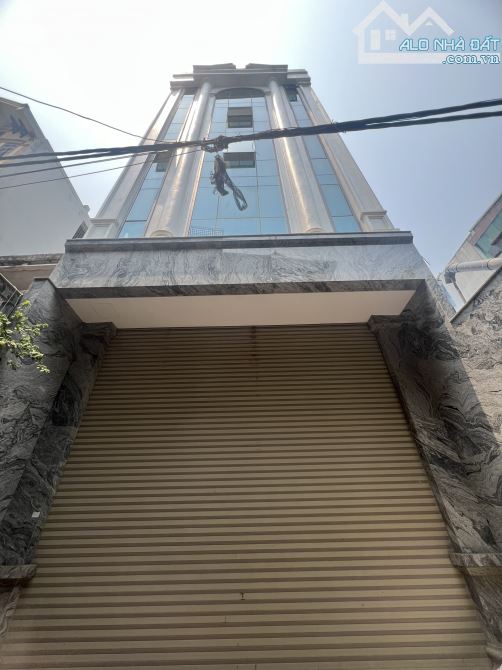 Tòa Biudinh 8T thang máy, DT 180m2 MT 6,5m có hầm. Sổ vuông đẹp, thoáng 4 mặt