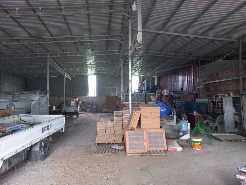 Bán nhà kho mt đường nhựa xe 18t công vụ cao tốc Thạnh Đức tdt 900m2 (200m2 thổ) giá 3,5 tỷ