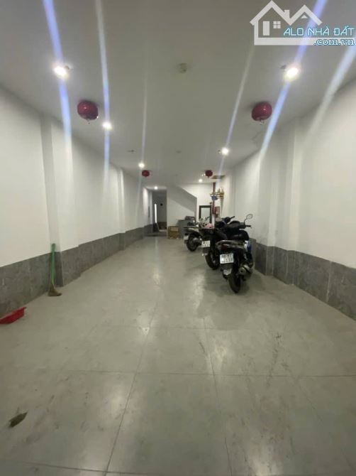 CHDV / CHUNG CƯ MINI KHƯƠNG ĐÌNH, THANH XUÂN – 7 TẦNG, 17 PKK, DT 78M2, 17.3 Ỷ – THANG MÁY