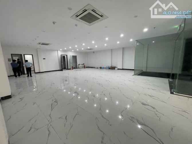 BULDING VP 9 Tầng MP to đẹp nhất Q.Cầu Giấy 176m2 MT 11m GPXD PCCC HOÀN CÔNG TRÊN SỔ