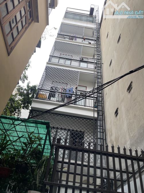 BÁN TÒA CCMN 59 QUAN HOA 220M2 7 TẦNG 36 PHÒNG CHO THUÊ 250 TRIỆU/THÁNG - GIÁ 39.5 TỶ