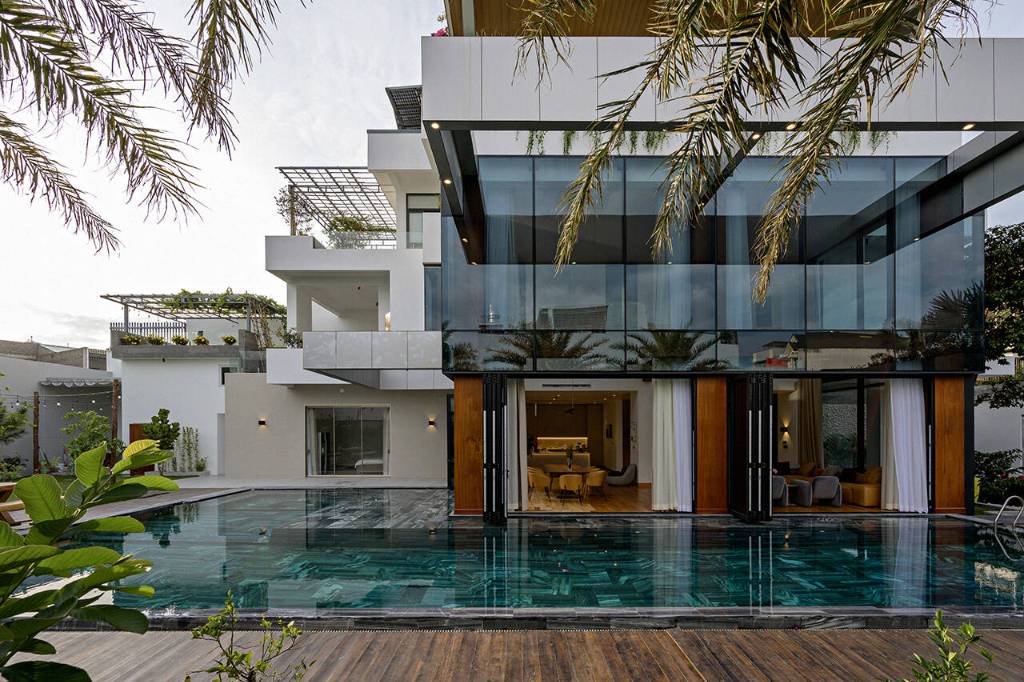 Bán biệt thự Thủ Thiêm Villa, Thạnh Mỹ Lợi Quận 2, 25x22m CN 550m2, giá 92 tỷ