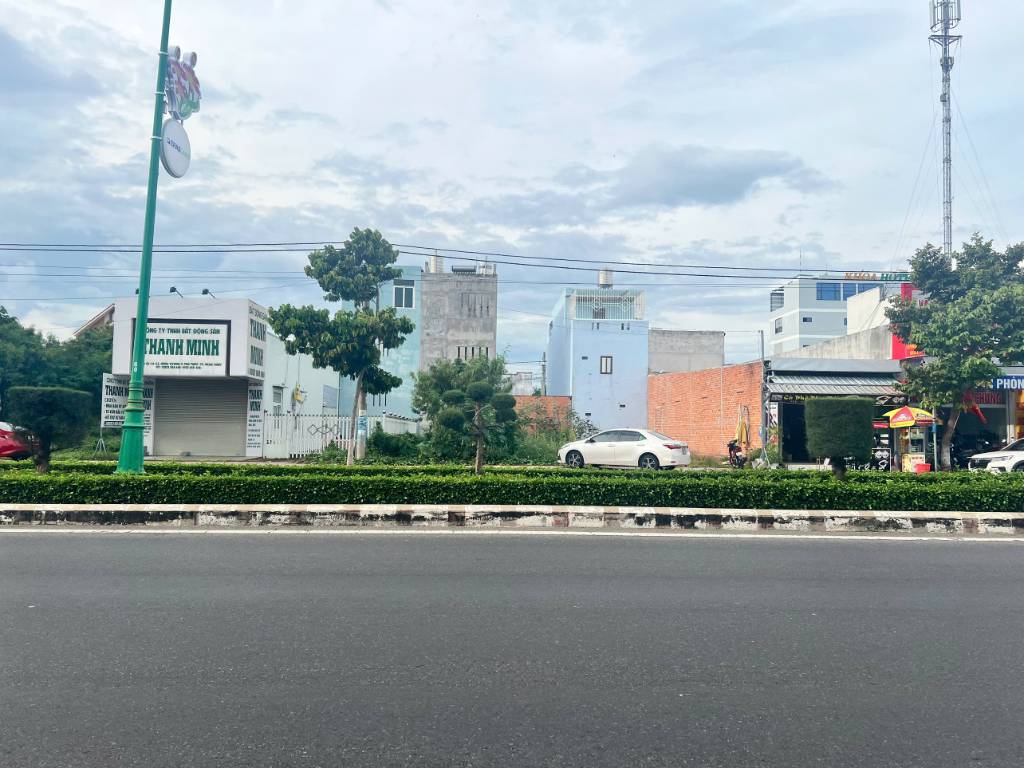 Bán đất Hùng Vương, gần Lotte Mart, ngay trung tâm thành phố Phan Thiết, giá chỉ 15.5 tỷ