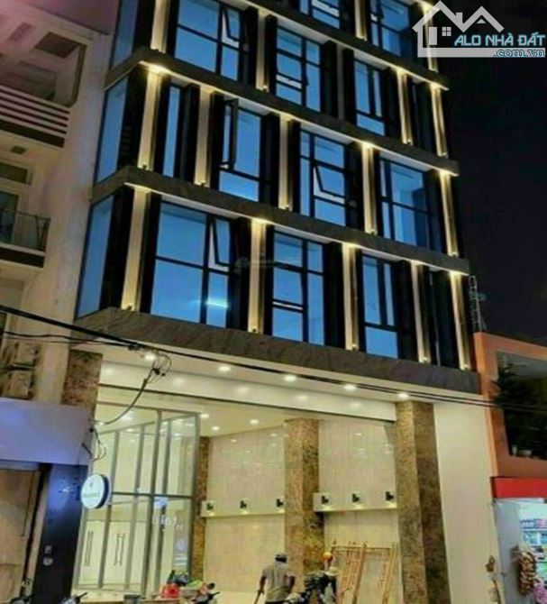Bán Tòa Văn Phòng Mặt Phố Nguyễn Công Hoan, Ba Đình DT 250m2, 11T, MT 8.1m. Giá Cực Rẻ
