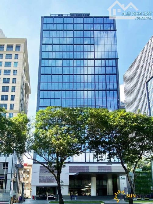 Bán Tòa Văn Phòng Mặt Phố Trúc Khê, Đống Đa DT 320m2, 9T, MT 10.5m. Giá Cực Rẻ