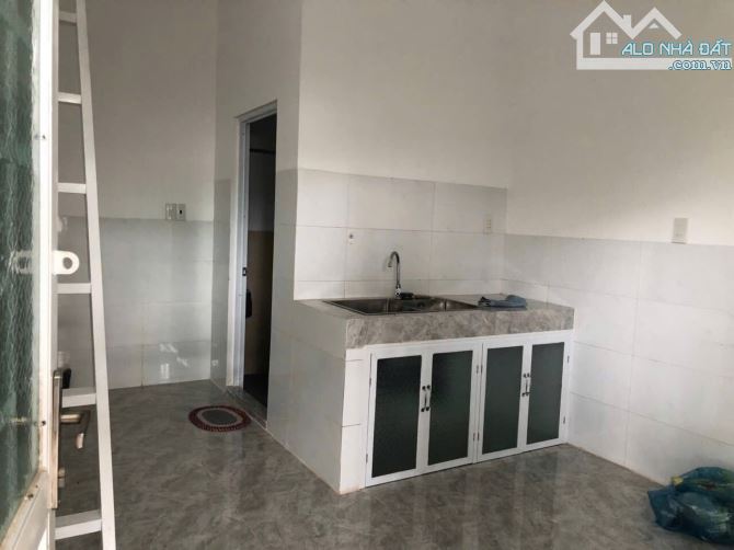 giảm giá bán nhanh, dãy trọ 6m x 23m kdc 30 gần đại học tây đô giá 3 tỷ 200 triệu