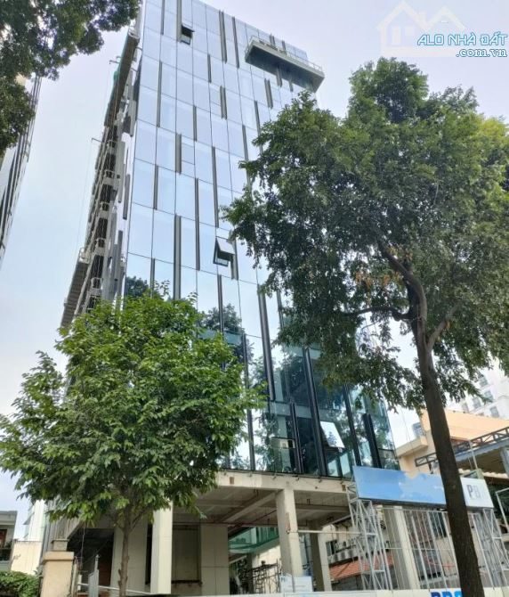 Bán Tòa Văn Phòng Mặt Phố Láng Hạ, Đống Đa DT 285m2, 11T, MT 9,6m. Giá Cực Rẻ