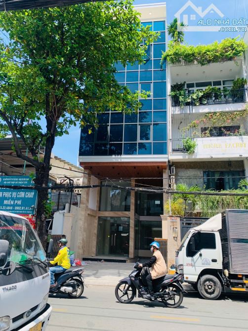 Building MT Bùi Đình Túy, phường 12, Quận Bình Thạnh. DT: 6,3 x 30m - hầm + 7 tầng, 45 tỷ