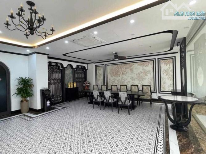 SIÊU PHẨM TOÀ VĂN PHÒNG THÔNG MINH – PHỐ DỊCH VỌNG HẬU – 3 MẶT TIỀN – KIẾN TRÚC HIỆN ĐẠI