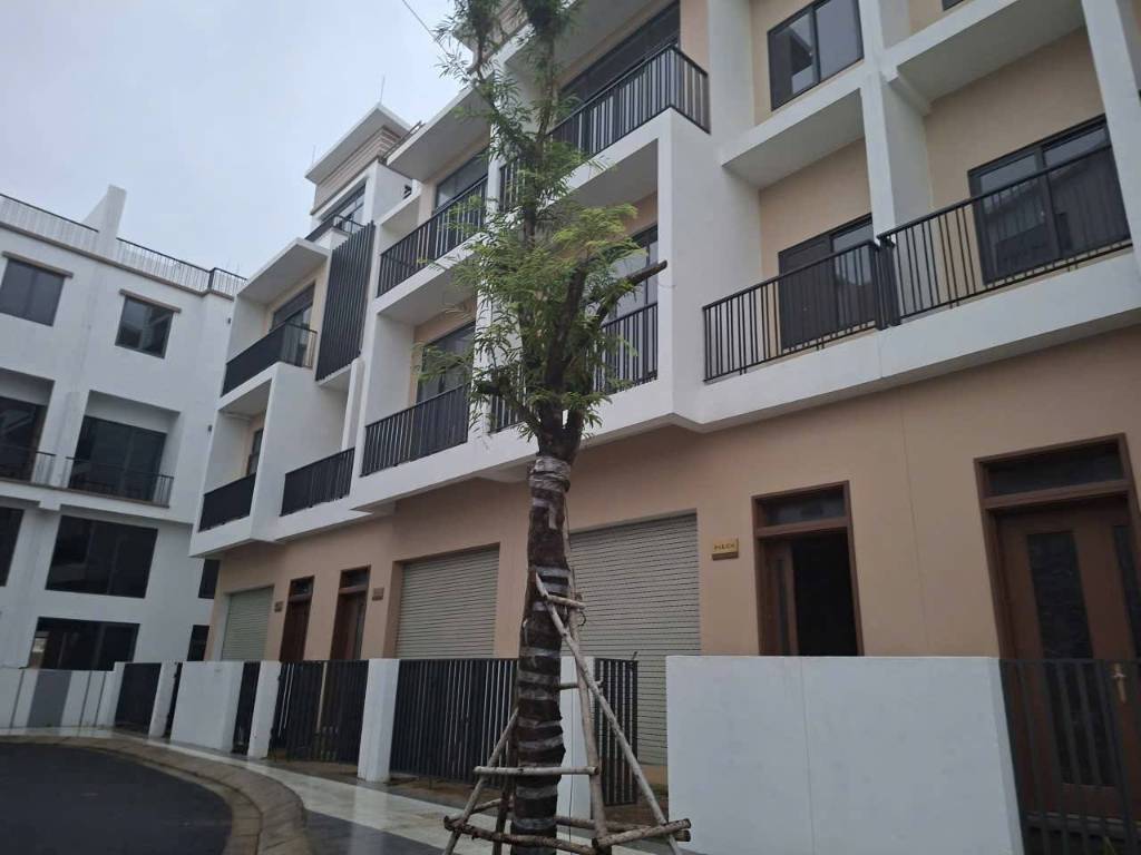 Bán Nhà phố liền kề T&T Millennia City Long Hậu, 1 trệt 3 lầu, giá 5.1 tỷ hoàn thiện thô