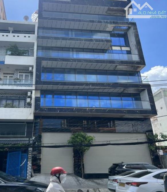 Bán Tòa Văn Phòng Mặt Phố Nguyễn Du, Hai Bà Trưng DT 380m2, 10T, MT 12.5m