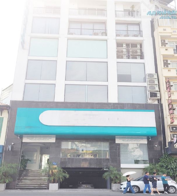 Bán Tòa Văn Phòng Mặt Phố Ô Chợ Dừa, Đống Đa DT 168m2, 9T, MT 8,2m. Giá Cực Rẻ