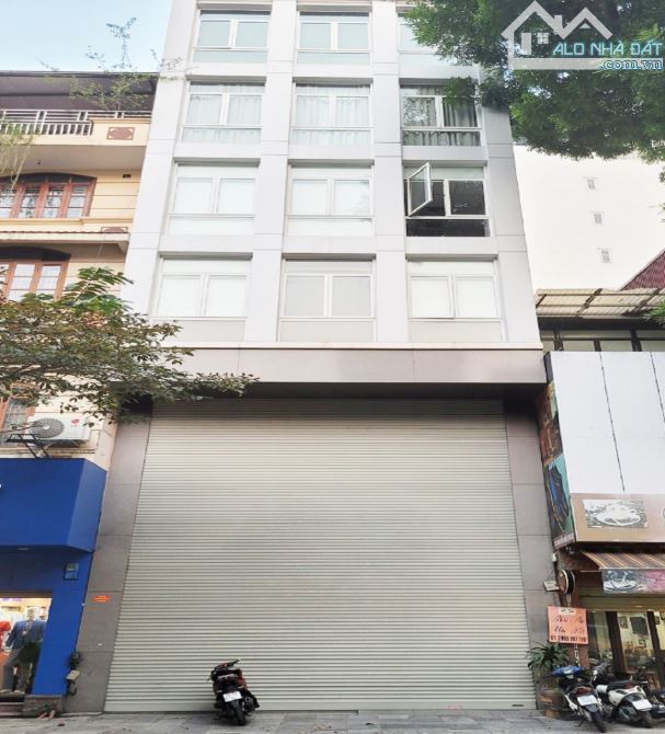 Bán Tòa Văn Phòng Mặt Phố Trịnh Hoài Đức, Đống Đa DT 152m2, 9T, MT 6,6m. Giá Cực Rẻ
