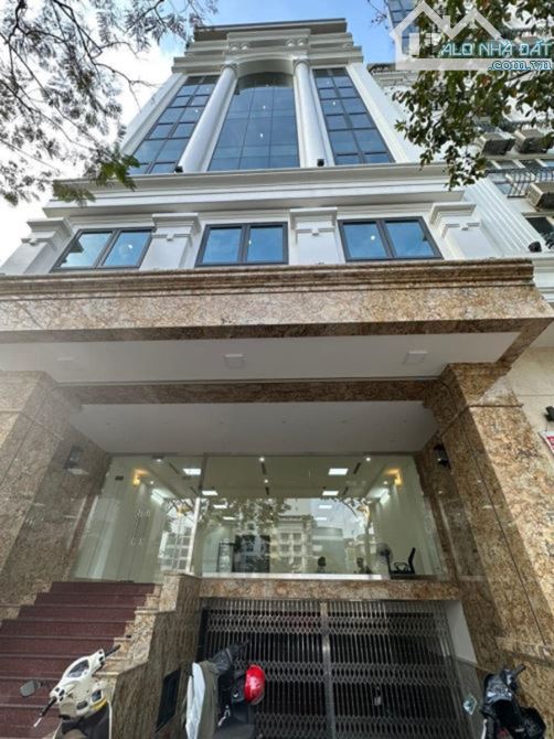 Bán Tòa Văn Phòng Mặt Phố Đào Duy Anh, Đống Đa DT 290m2, 9T, MT 8,2m. Giá Cực Rẻ