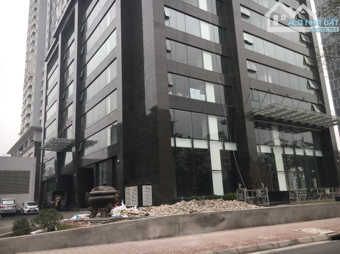 Cần bán hoặc cho thuê 250-300m2 sàn văn phòng Láng Hạ, sẵn pccc hoạt động