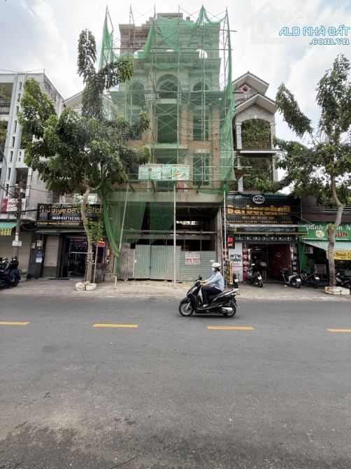 VỠ NỢ 24 TỶ BÁN GẤP - MẶT TIỀN PHẠM VĂN BẠCH - TÒA NHÀ VP 7 TẦNG 156M2 NGANG KHỦNG 7,8M