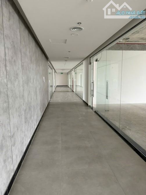 Bán 327m2 sàn văn phòng tầng 3 tòa NHS Trung Văn