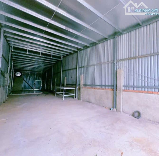 Giá rẻ gấp: 9,5 tỷ. Kho xưởng mt Huỳnh Mẩn Đạt phường Hoá An. BH. 528m sổ thổ cư.