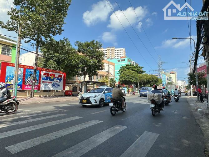 Bán CHDV 6 tầng có hầm T.máy ngang 8.5m 135m2 HXH Âu Cơ 22 PN TN 88tr sát Q11 chỉ 27 tỷ.