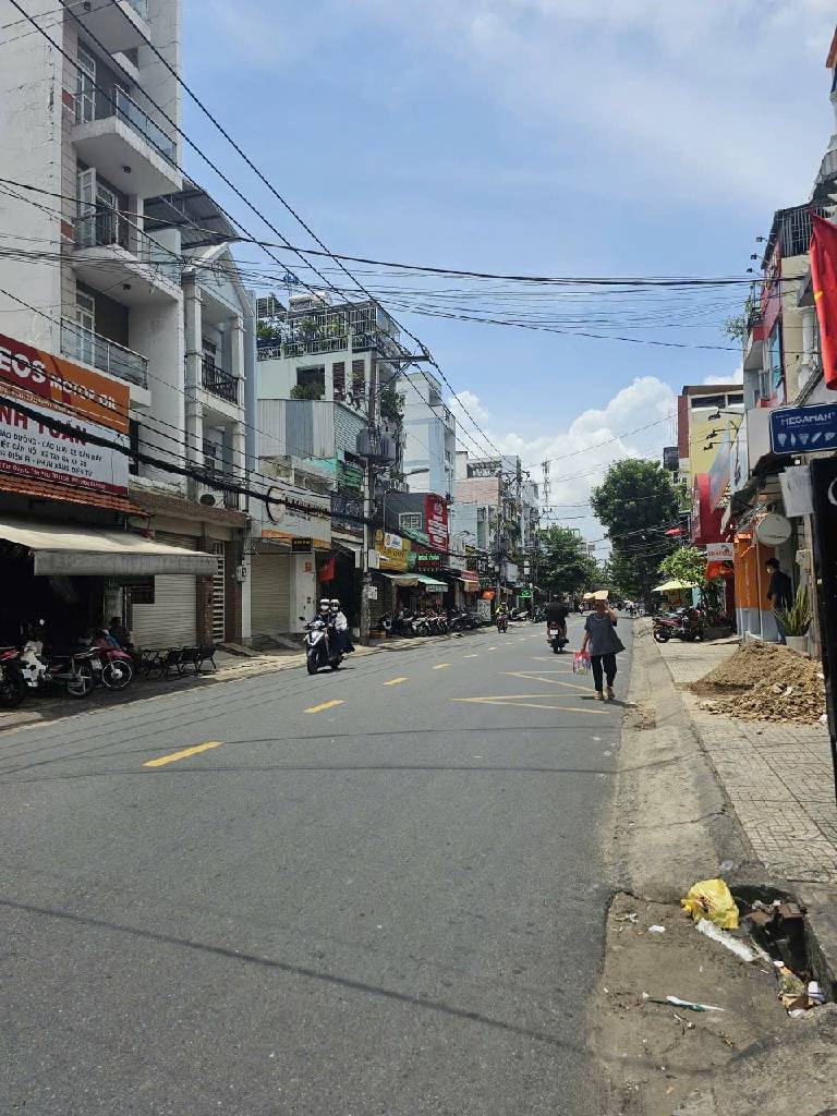 Bán nhà Tân Quý Tân Phú, mặt tiền kinh sầm uất, vị trí đẹp, đường nhựa 20m, giá tốt