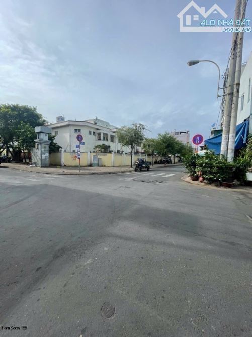 Bán tòa nhà văn phòng đường Trần Văn Dư, P13, Tân Bình. (6x22.5m) hầm 7 tầng